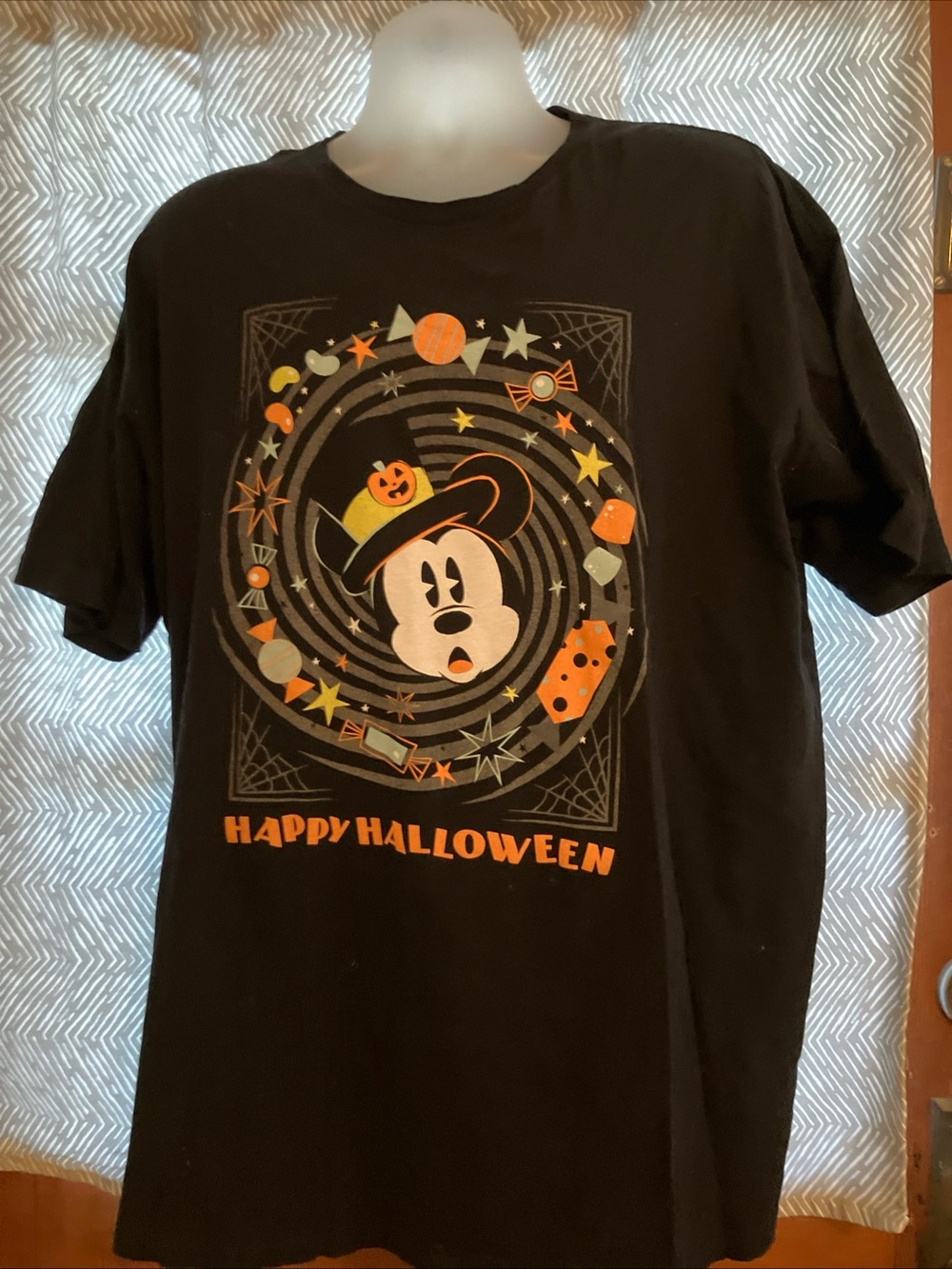 disney parks halloween t shirt XXL cast member mickey mouse